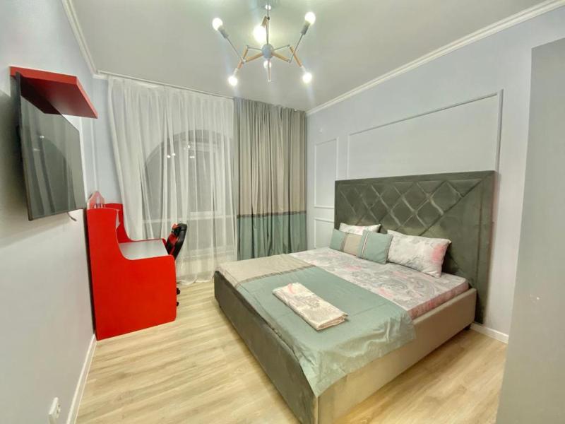 Trehkomnatnye apartamenty ZK Sahristan 258 — забронировать отель в Алматы
