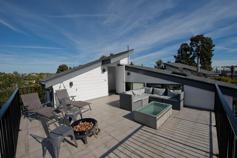 Modern Loft Rooftop Deck Venice Beach Apts — комфортный отель в Лос-Анджелесе