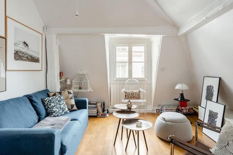 Nid artistique et cosy au coeur de St Germain des Pres, Paris 6 — отель с удобным расположением в Париже