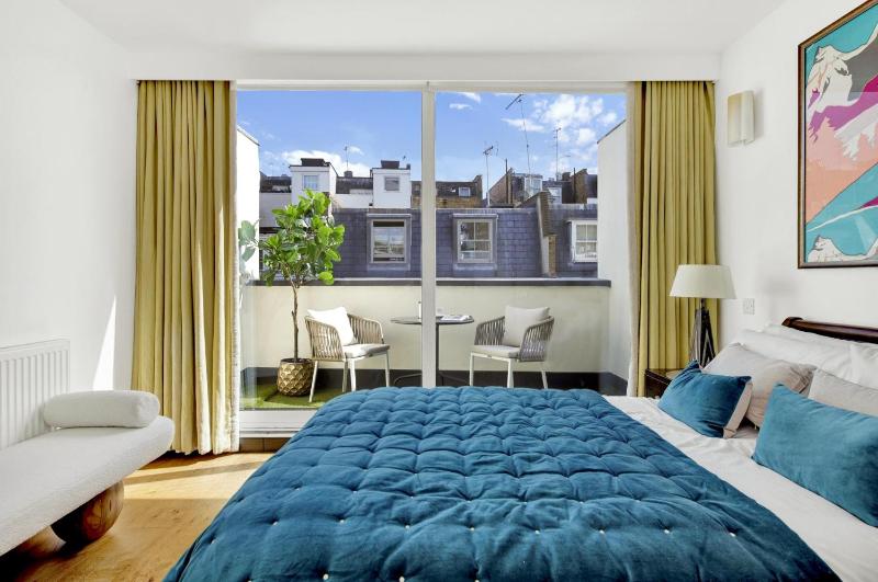 3 bdrm Notting Hill Mews house - 2 balconies — отель с удобным расположением в Лондоне