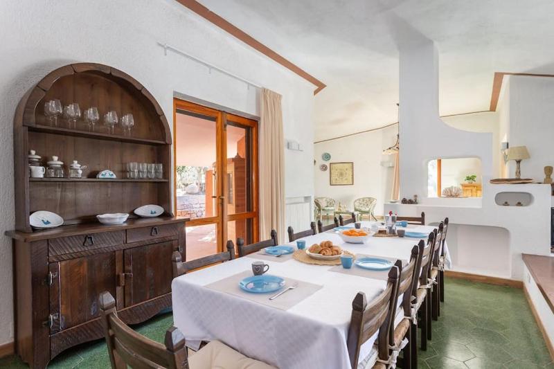 Villa Carla a Costa Paradiso - Lussuosa Villa con Piscina e Sauna
