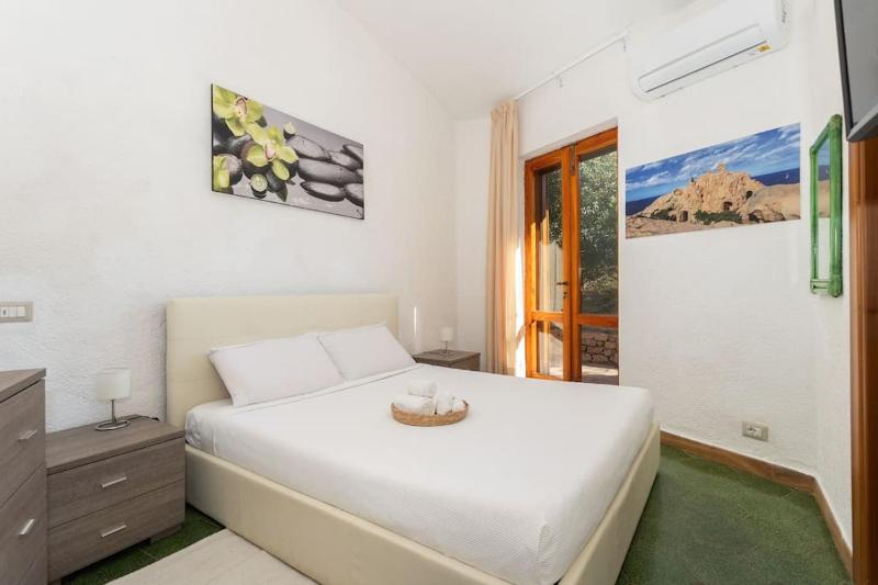 Villa Carla a Costa Paradiso - Lussuosa Villa con Piscina e Sauna