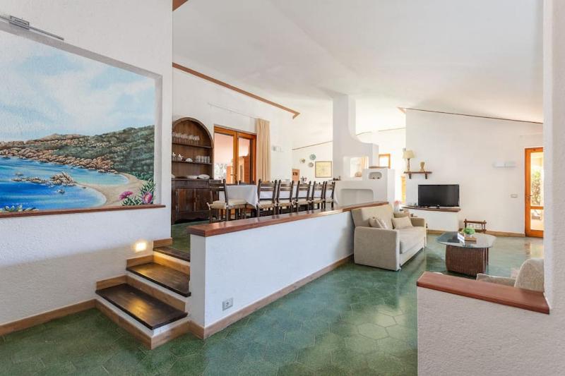 Villa Carla a Costa Paradiso - Lussuosa Villa con Piscina e Sauna