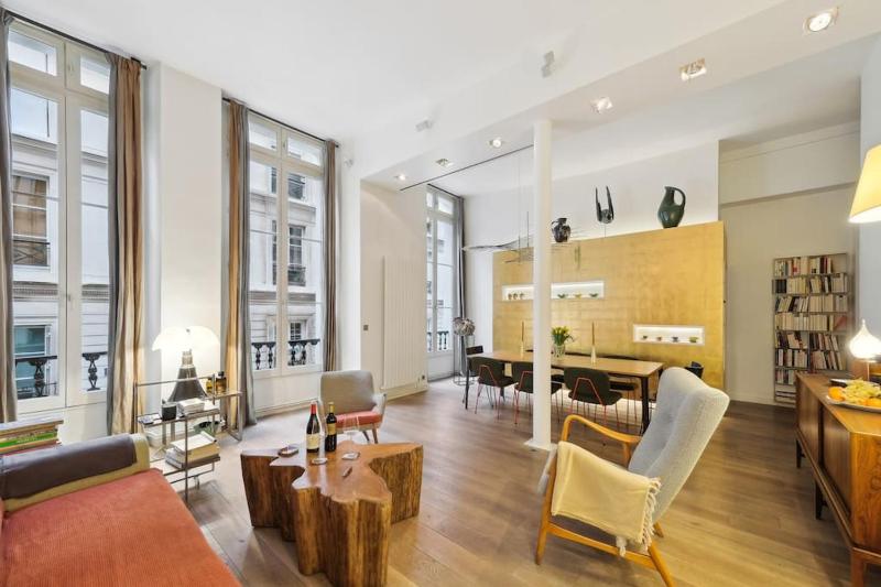 Paris hyper centre superbe appartement au coeur du Marais — отель с удобным расположением в Париже