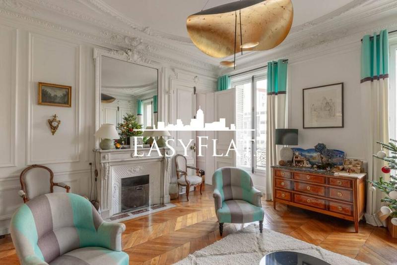 Beautiful 3 - bedroom apartment, Batignolles, Paris 17 by Easyflat — отель с удобным расположением в Париже