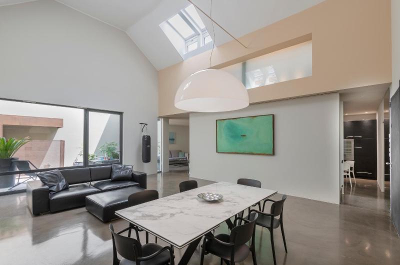 Luxury Loft Porta Venezia in downtown Milan — комфортный отель в Милане