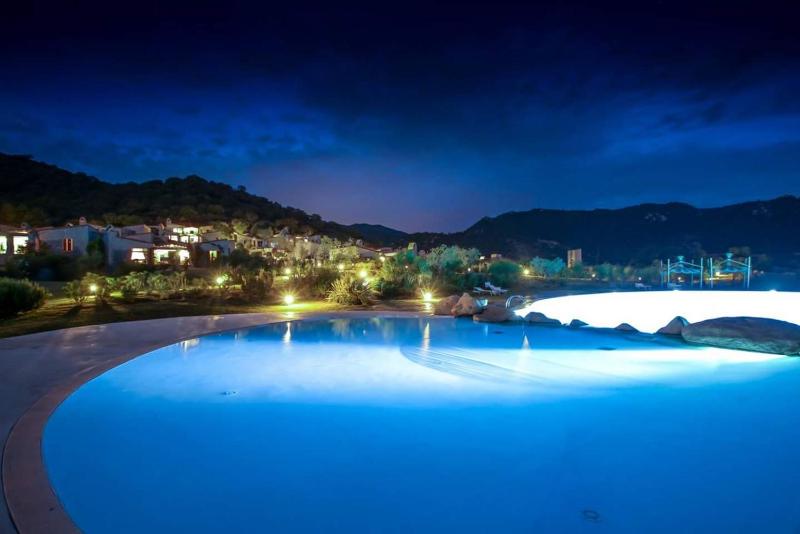 Case Li Conchi 3 a Castiadas - Villa di Lusso con Piscina