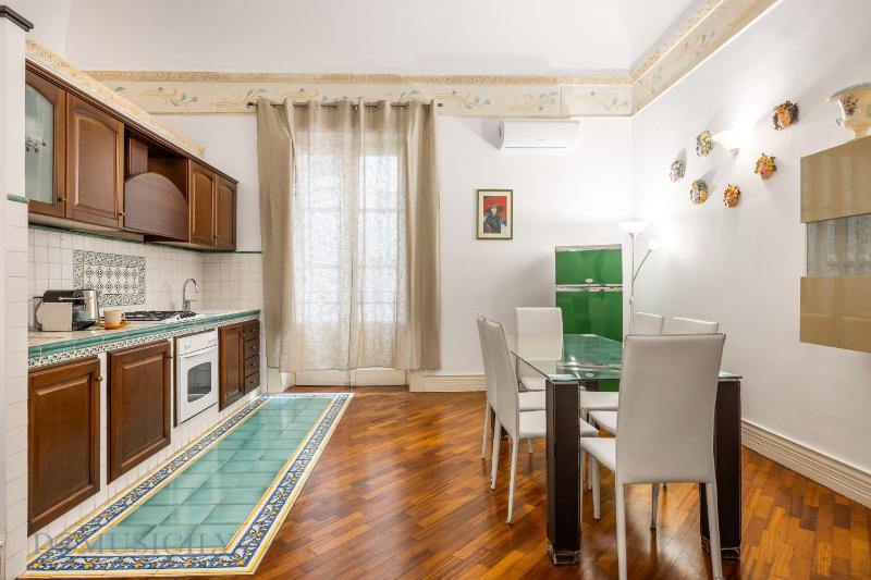 Florio Apartment by DomuSicily — комфортный отель в Палермо