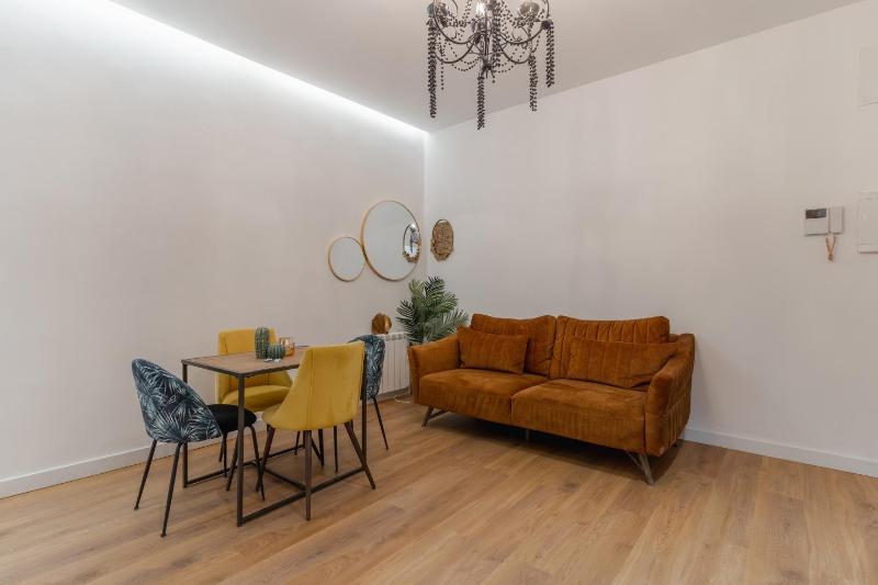 Цены на Cozy Central-2Bd 2Bth-Chueca в Мадриде