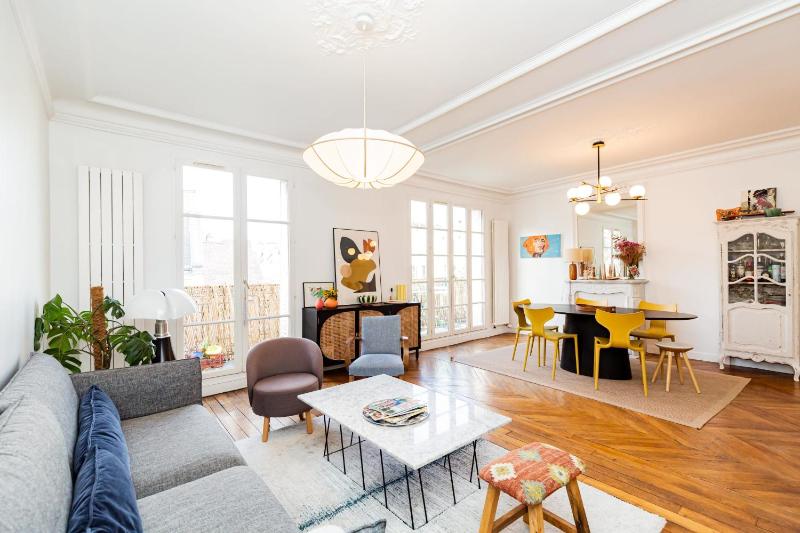 Spacious luxury apartment near Monmartre — отзывы гостей и цены