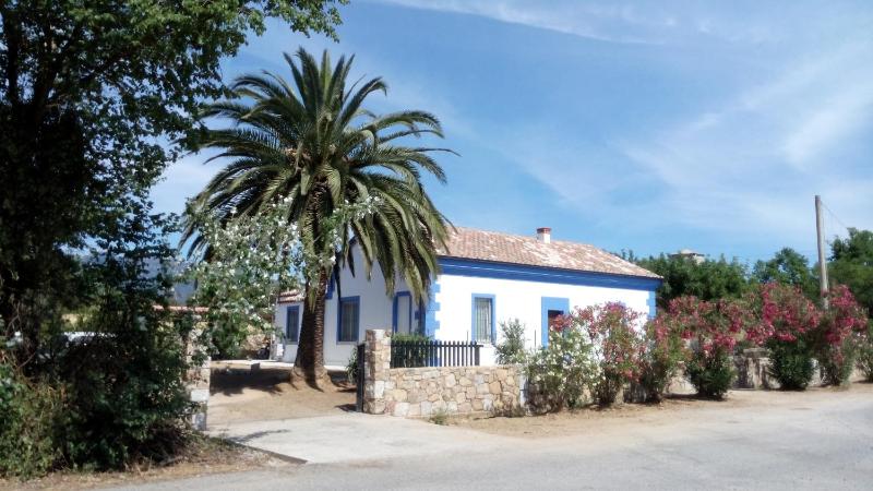 Casale Diletta a Castiadas - Delizioso B&B con Giardino