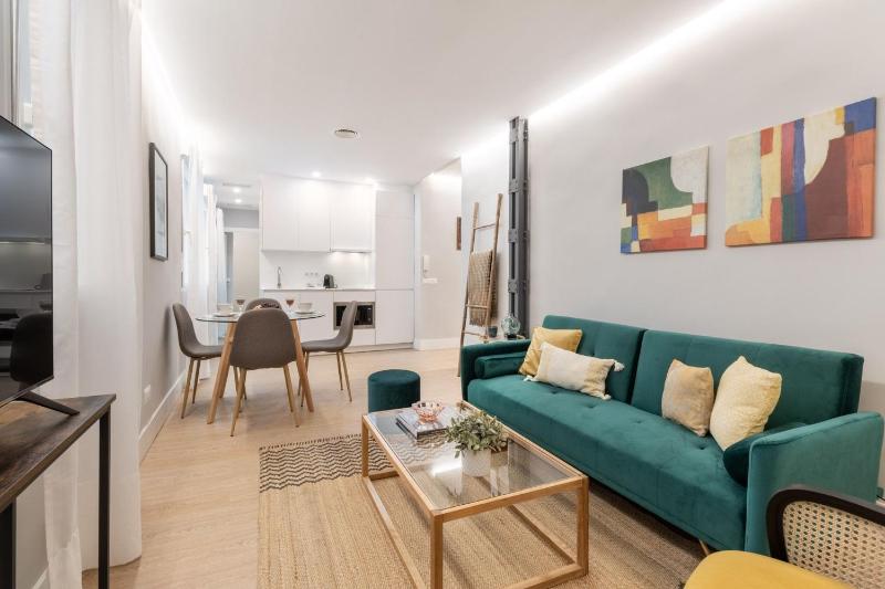 Retiro Park 2 bedrooms Ibiza I — отель с удобствами в Мадриде