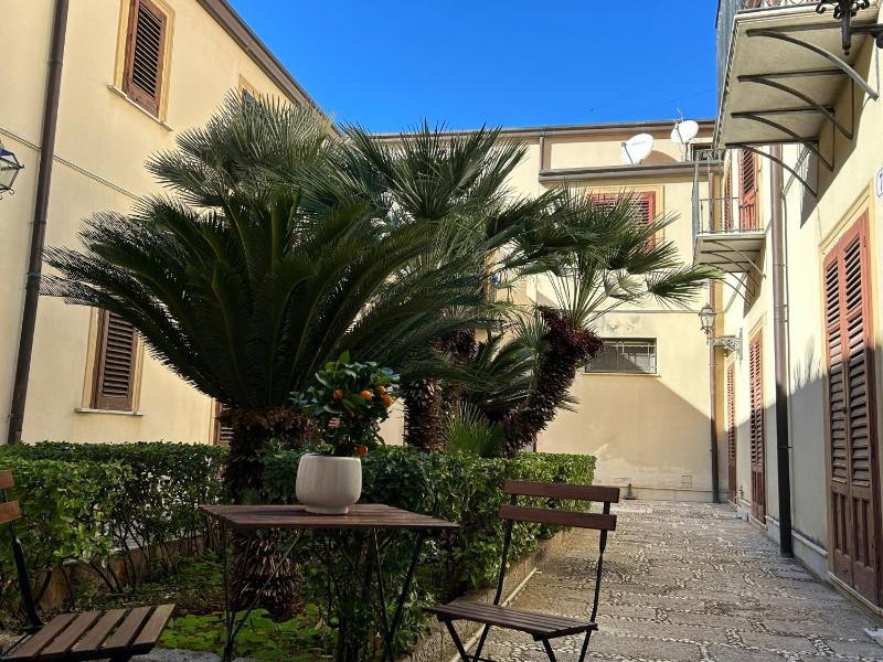 Corte dei Re di Palermo Apartment — комфортный отель в Палермо