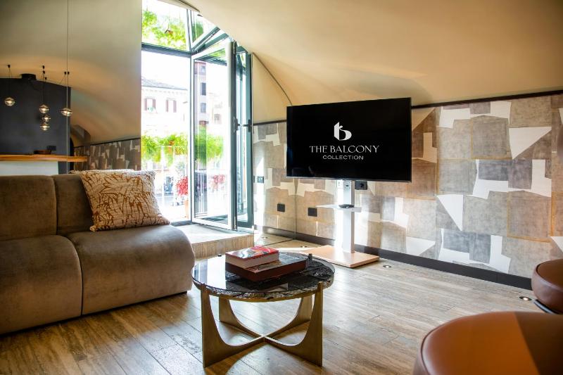 Цены на Piazza Navona Balcony Caden Suite в Риме
