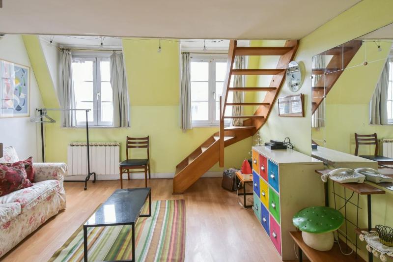Bright duplex in the heart of Paris - Welkeys — отель в Париже, Франция