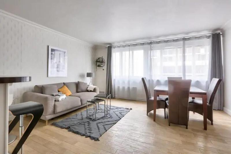 BIBLIOTHEQUE FRANCOIS MITTERAND - Beautiful bright apartment — отзывы гостей и цены