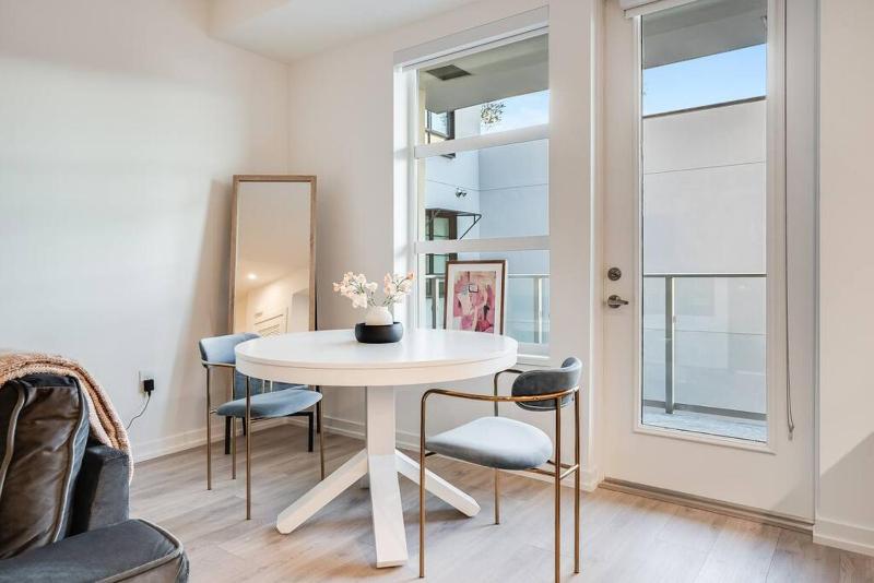 Studio: West Hollywood - World Class Amenities — отель в Лос-Анджелесе, Соединенные Штаты Америки