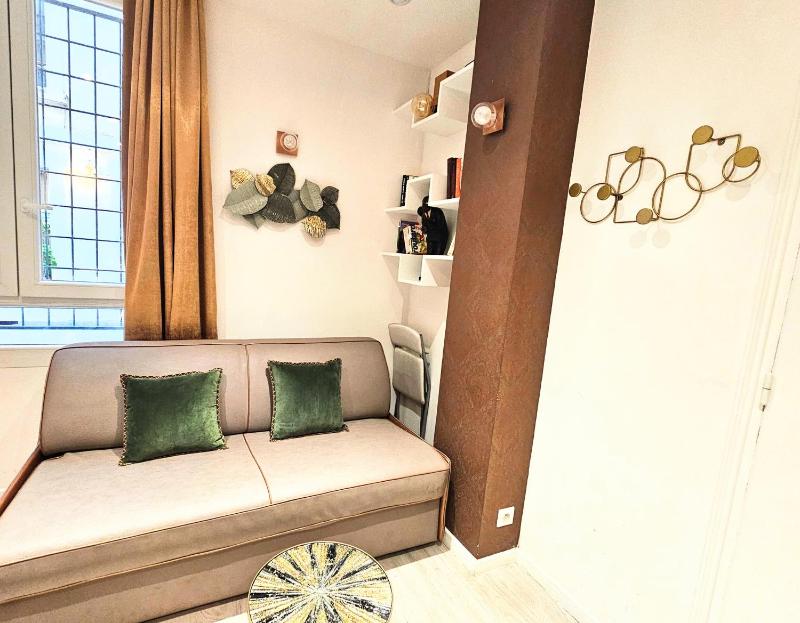 Home in Paris Invalides Beautiful Flat near Orsay and Eiffel Tower — отель в Париже, Франция