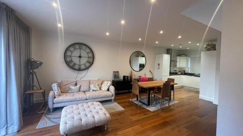 Modern and Unique Home in London, Chiswick — отель в Лондоне, Соединенное Королевство