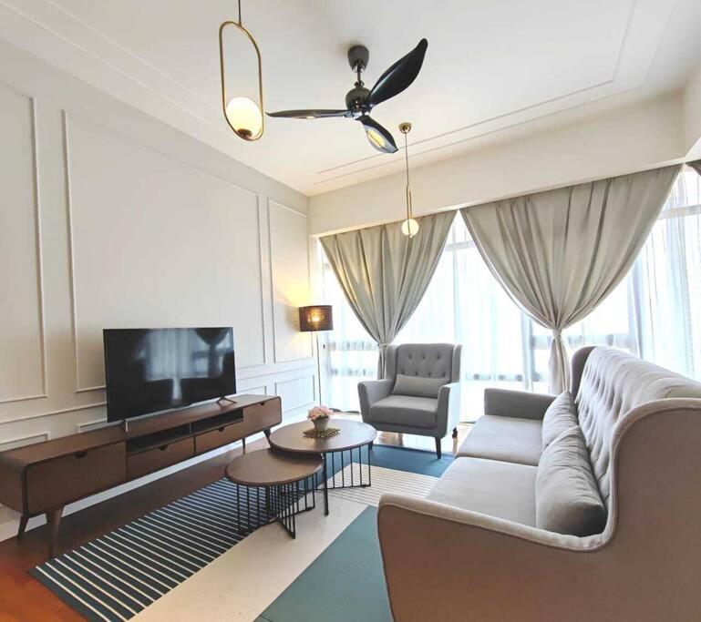 Цены на Anggun Residence KLCC/Couple/Family (KLTower View) в Куала-Лумпуре