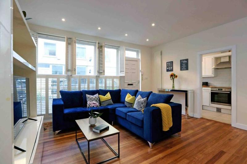 Three Bedroom Mews House Earls Court — отзывы гостей и цены