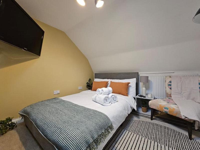 Fulham 2 bedroom apartment — забронировать отель в Лондоне