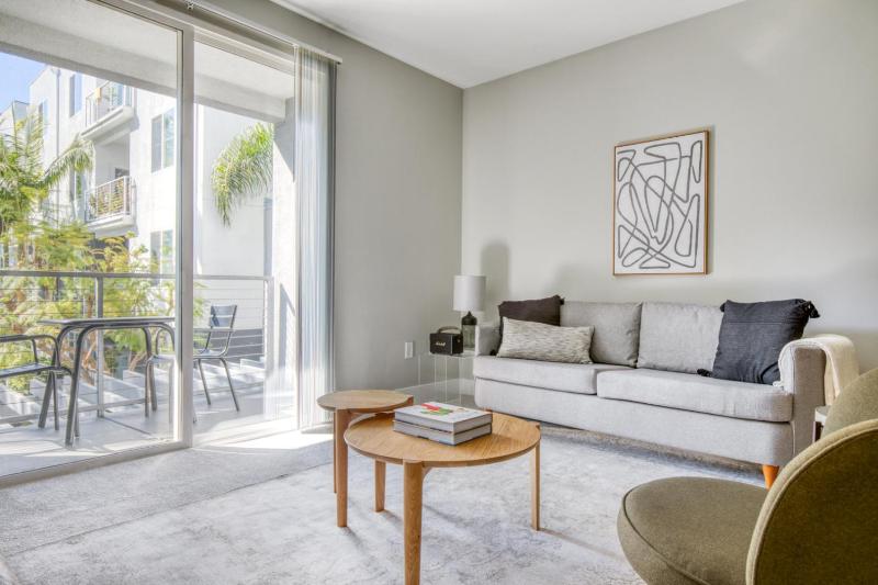 Playa Vista 2BR w Pool Gym nr Whole Foods LAX-646 — отель в Лос-Анджелесе, Соединенные Штаты Америки