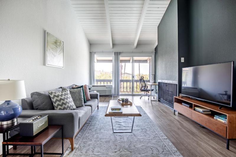 Culver City 1BR w Gym Pool WD nr shops LAX-326 — отель в Лос-Анджелесе, Соединенные Штаты Америки