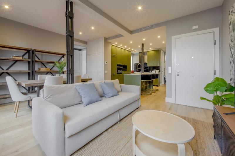 Central&Luxury PENTHOUSE 7pax en el Centro de Madrid — отель с удобствами в Мадриде