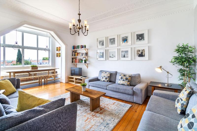 Цены на Rato by Central Hill Apartments в Лиссабоне