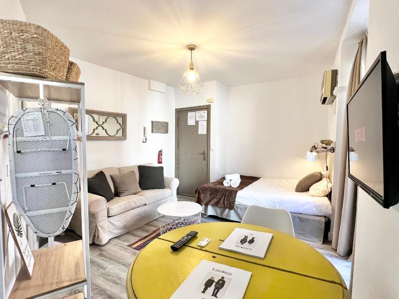 Estudio Puerta Cerrada — отель в Мадриде, Испания