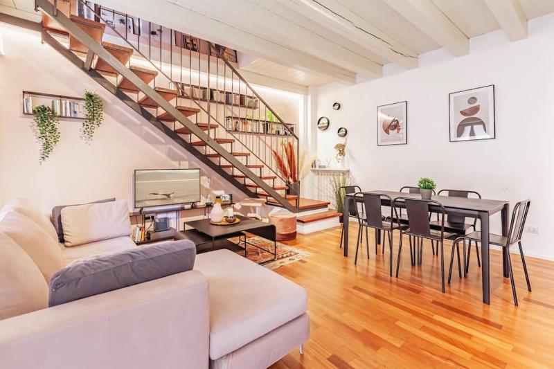 Elegante Loft su 2 piani a 5 minuti da San Siro — отзывы гостей и цены