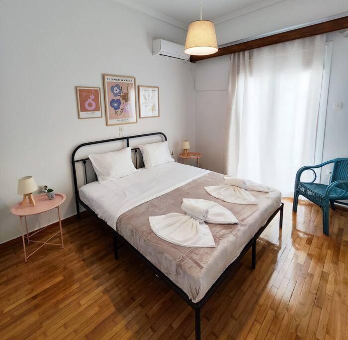 Цены на Chic Urban Retreat Steps from Museum of Cont. Art! в Афины