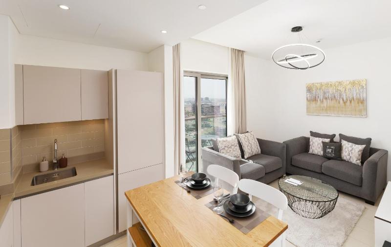Цены на Maison Privee - Modern & Chic Retreat 10min from Downtown Dubai в Дубае