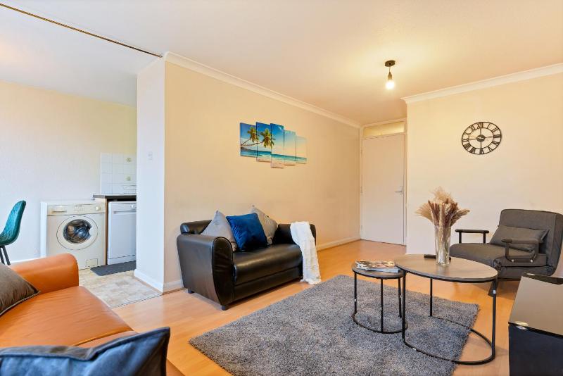 Kensington 3 bedroom flat close2subway — комфортный отель в Лондоне