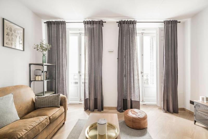 Acogedor apartamento cerca de Plaza Mayor — комфортный отель в Мадриде