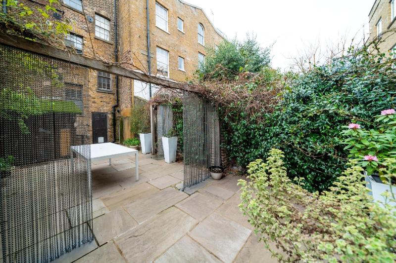 Vauxhall - 2BR with Patio - CityApartmentStay — отель в Лондоне, Соединенное Королевство