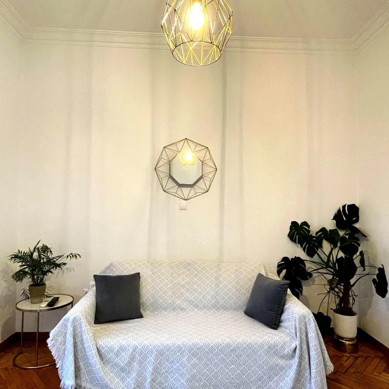 Minimal and bright apt in Exarchia — отель в Афины, Греция