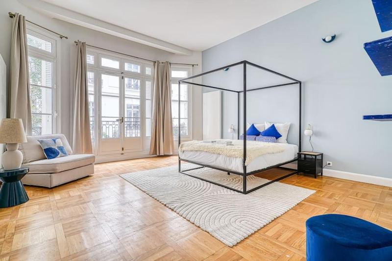 Цены на Appartement luxueux Victor Hugo - II в Париже