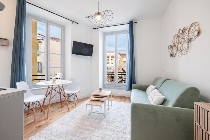 Charming City Center Studio 302 — комфортный отель в Николь