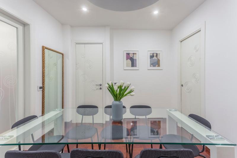 Family Art Flat — забронировать отель в Риме