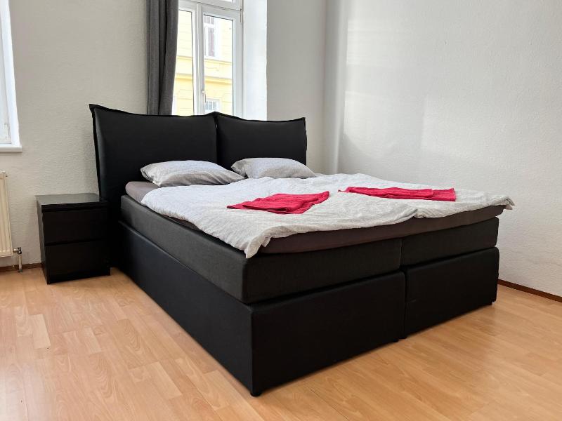 Affordable 3BR Apt. Near Meidling Station — отель в вене, Австрия