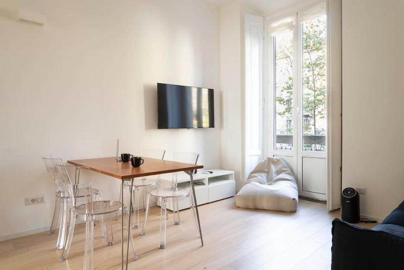 HACCA Collection - Bocconi, Navigli 1BR — отель с удобствами в Милане