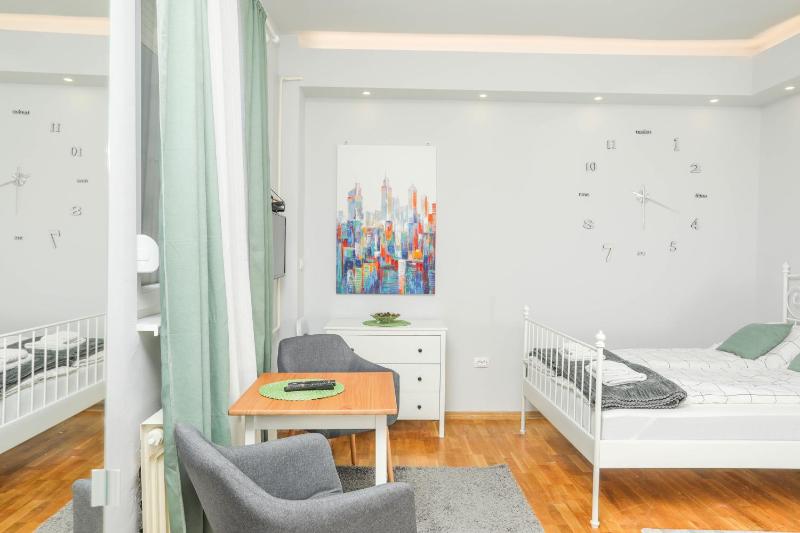 Studio 91 with Great WI-FI and free parking — отель в Белграде, Сербия