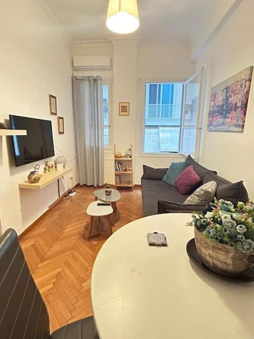 Kolonaki Central Apartment — забронировать отель в Афины