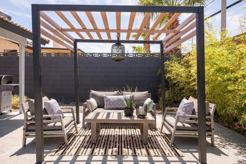 Vegas Haus/ Heated Pool/ 15 min to Las Vegas Strip — отзывы гостей и цены