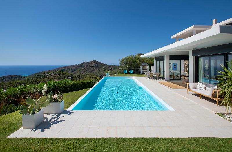 Villa Marita a Chia - Lussuosa villa con piscina