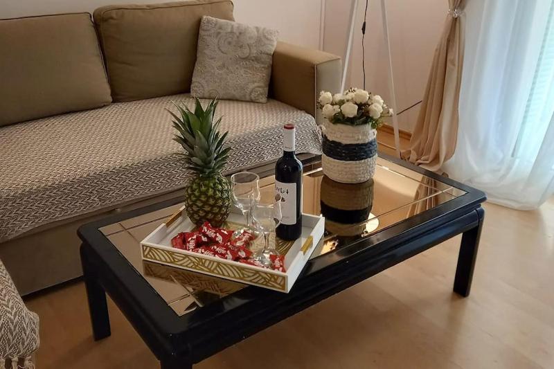 Цены на Tiny Treasure Apartment в Афины