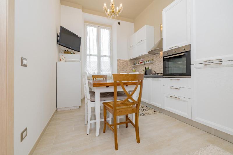 Цены на Elegante appartamento Sempione, City Life, Mico, 100mt Metro M5 в Милане