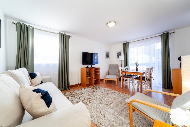 Bright 2BR flat off trendy Chiswick High Road — отзывы гостей и цены
